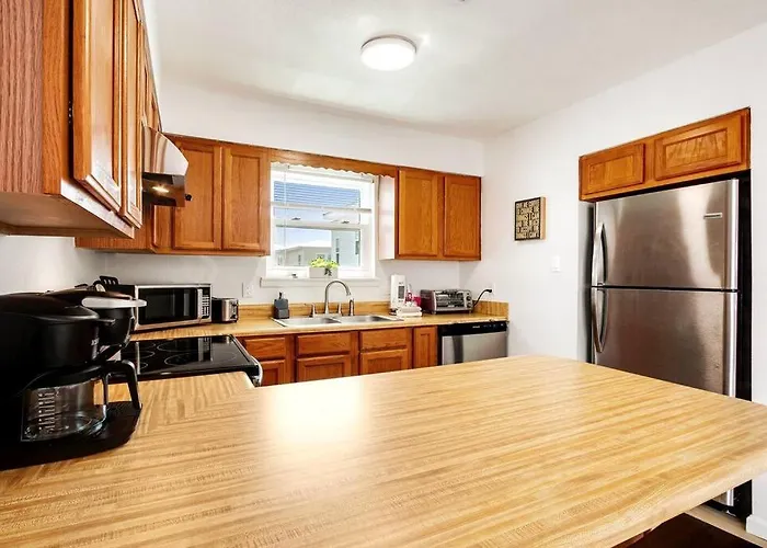 Renovated Condo With Beach Access And 5 Min From Hangout
