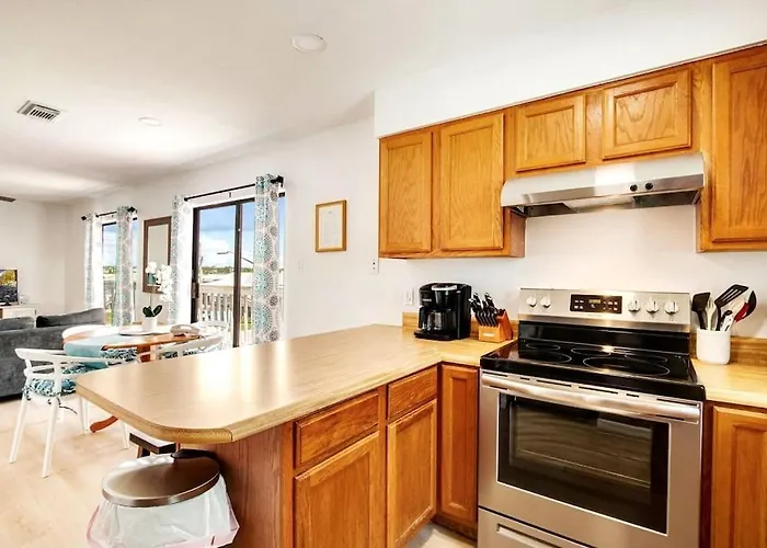Renovated Condo With Beach Access And 5 Min From Hangout
