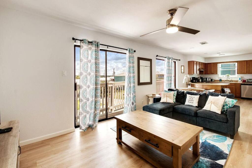 Renovated With Access And 5 Min From Hangout